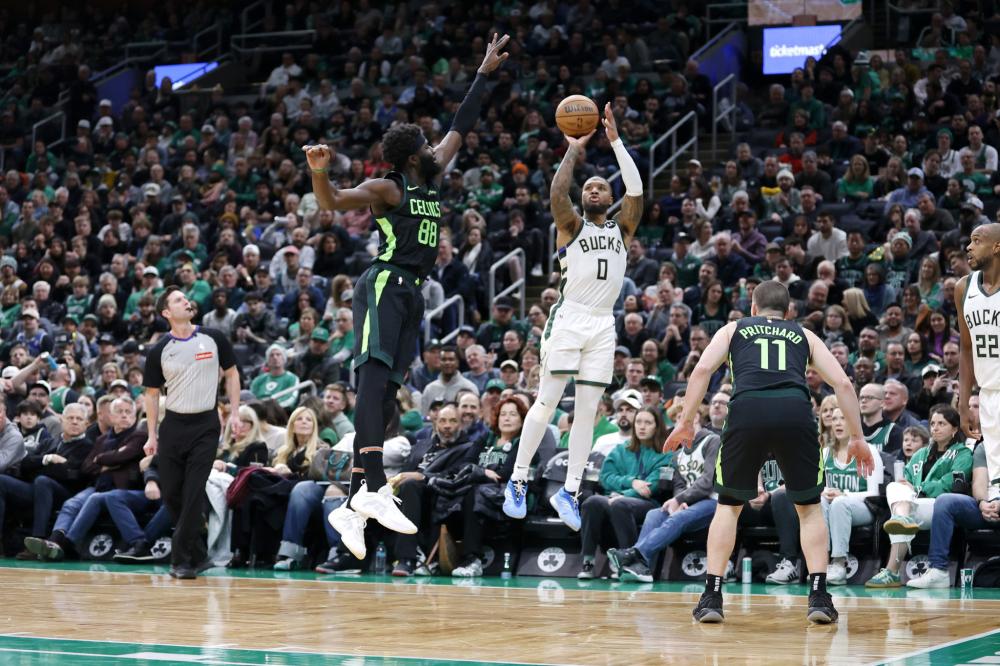 明显落后于 明显落后于